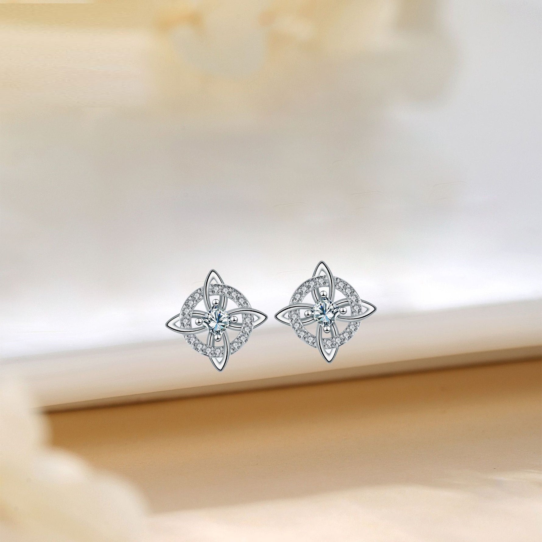 Top-selling Product Fashion 925 Silver Pin Celtic Stud Earrings