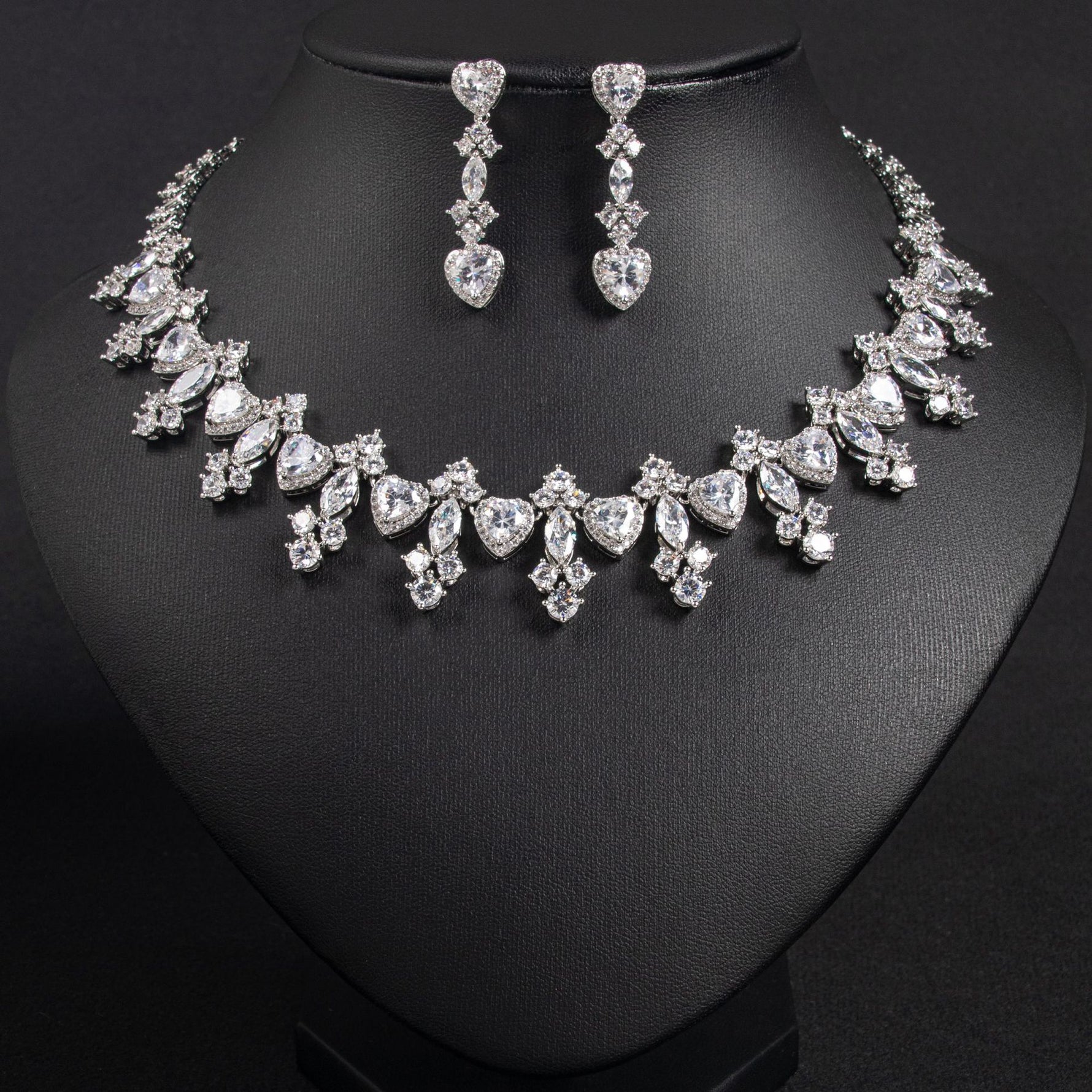 Fashionable Personalized And Creative Necklace And Earrings For Women