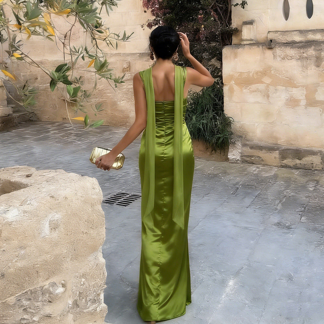 Slim-fit Solid-color Backless Pleated Gown