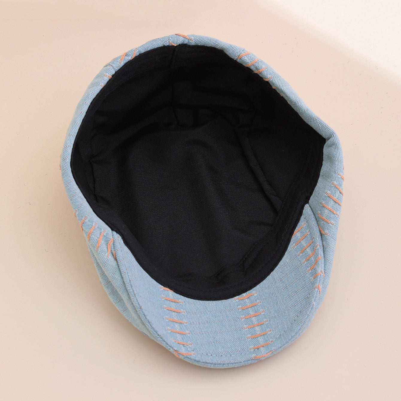 Soft-top Front Hat With Solid Color Stitching, Featuring A Trendy And Retro Design With A Brim. It Is A Newsboy-style Hat Suitable For Daily Casual Outings